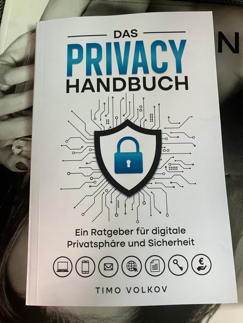 Christina M. mit Das Privacy Handbuch
